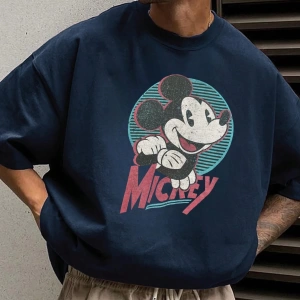 Disney Disney İşbirliği Mickey Mouse Karikatür Baskılı Kısa Kollu Tişört, Erkekler İçin Rahat