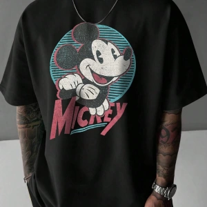 Disney Disney İşbirliği Mickey Mouse Karikatür Baskılı Kısa Kollu Tişört, Erkekler İçin Rahat