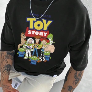 Disney Disney Monsters University Collab Erkek Günlük Karikatür Baskılı Kısa Kollu Tişört, Ya