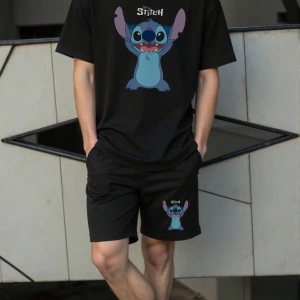 Disney Disney Stitch Karikatür Baskılı Erkek Rahat Kısa Kollu Tişört ve Şort Takımı,