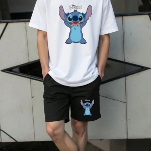 Disney Disney Stitch Karikatür Baskılı Erkek Rahat Kısa Kollu Tişört ve Şort Takımı,