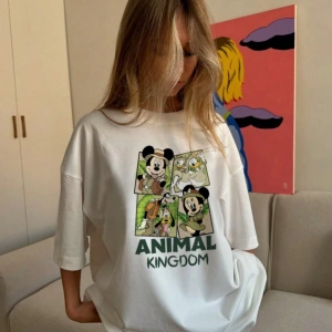 Disney Kadın Yaz Günlük Rahat Gevşek Yuvarlak Yaka Beyaz Kısa Kollu Tişört Sevimli Disne