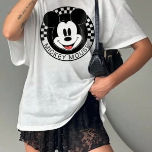 Disney Yaz Kadın Tişörtü, Basit ve Sevimli Disney Çizgi Film Karakter