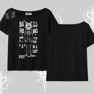 Dream Big Yazılı Takım Elbiseli Kedi Baskılı Kayık Yaka Tshirt