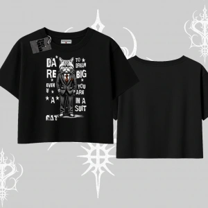 Dream Big Yazılı Takım Elbiseli Kedi Baskılı Oversize Crop Tshirt