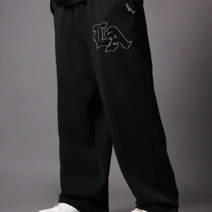 Drop Crotch Atletik Eşofman Altı Rahat Kesim Bol Jogger Pantolon İşlemeli Logo Kentsel