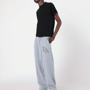 Drop Crotch Atletik Eşofman Altı Rahat Kesim Bol Jogger Pantolon İşlemeli Logo Kentsel