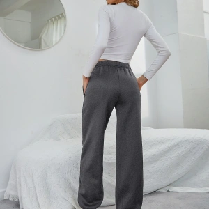 Düz Elastik Bel Eğimli Cepli Eşofman Altı