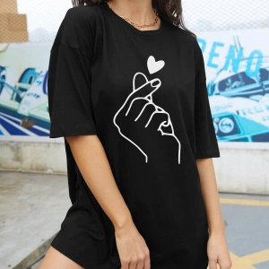 El Ve Kalp Baskılı Düşük Omuz Oversize Tişört