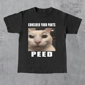 Erkek Adalet Sloganı Şehrin Bana İhtiyacı Var Kedi Grafik Baskılı Yuvarlak
