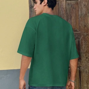 Erkek Beyaz Örme Yuvarlak Yaka Kısa Kaliforniya Harfli Grafik Kollu Tişört,