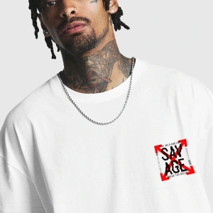 Erkek Beyaz Oversize Savage Baskılı T-shirt