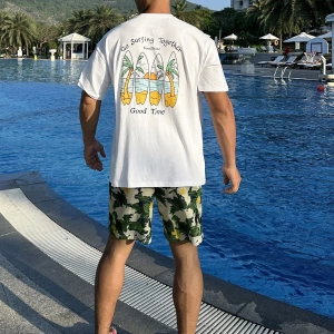 Erkek Beyaz Plaj ve Harf Baskılı Grafik Günlük Tişört, Yaz Tatil Stili