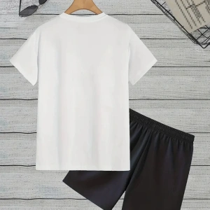 Erkek BeyazRenkli Built Different Baskılı Basic Oversize T-Shirt- Şort Takım strup0000000000014