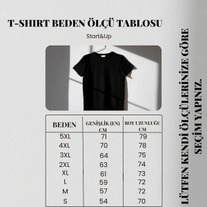 Erkek BeyazRenkli Built Different Baskılı Basic Oversize T-Shirt- Şort Takım strup0000000000014