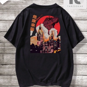 Erkek Binası ve Japonca Harf Grafikli Tişört