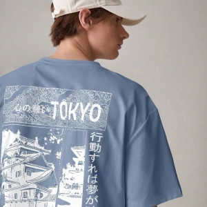 Erkek Bol Mimarlık ve Japon Baskılı Kısa Kollu Tişört
