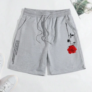 Erkek Çiçek Ve Slogan Baskılı Bağcıklı Bel Şortu Dışarı Çıkma Moda Bağcıkl