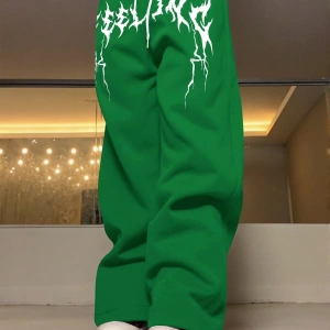 Erkek Genç Sokak Giyimi, Siyah, Beyaz ve Gri Renklerinde Düz Paça Eşofman Pant