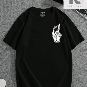 Erkek Karakter ve Harf Baskılı Tişört