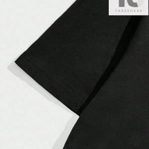 Erkek Karakter ve Harf Baskılı Tişört