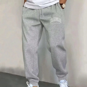 Erkek Mektup Baskılı Bağcıklı Bel Jogger Pantolon