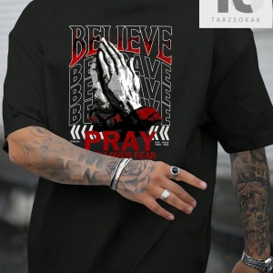 Erkek Melek ve Harf Baskılı Kısa Kollu Tişört