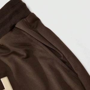 Erkek Moda Sokak Sporları Stili Harf Kabartmalı Bel Bol Şort, Şık Erkek Şortu.