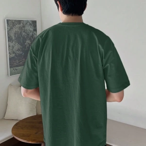 Erkek Pamuklu Düz Omuzdan Aşağıya Düşen Tişört