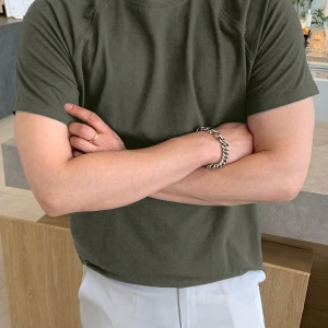 Erkek Pamuklu Düz Raglan Kollu Tişört