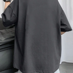 Erkek Rahat Minimalist Mektup Baskılı Beyaz Yuvarlak Yaka Kısa Kollu Tişört