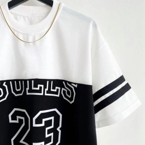 Erkek Siyah Beyaz Baskılı Bulls Oversize Bisiklet Yaka Tişört