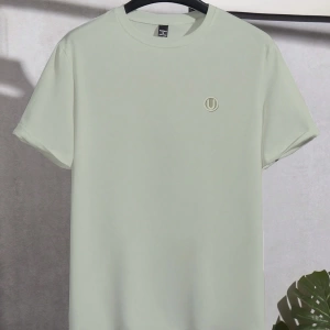 Erkek Slim Fit Grafik Yama Rahat Mürettebat Yaka Kısa Kollu Tişört, Yaz Erkek