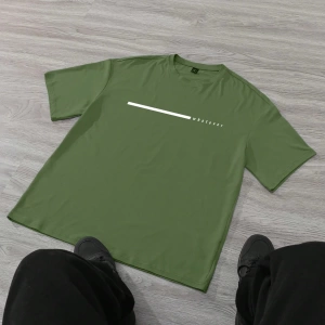 Erkek Slim Fit Harfli Grafik Baskılı Mürettebat Yaka Kısa Kollu Günlük Tişört