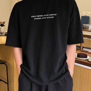 Erkek Slogan Grafik Düşük Omuz Tişört
