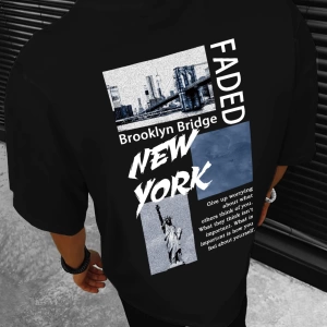 Erkek Slogan ve Gökdelenler Baskılı Tişört
