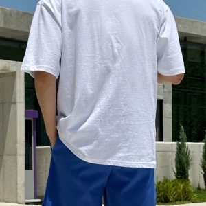 Erkek Yazlık Büyük Boy Tişört Harfli Baskı Tasarımı