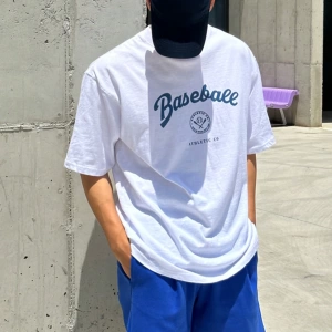 Erkek Yazlık Büyük Boy Tişört Harfli Baskı Tasarımı