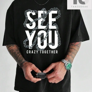 Erkek Zincir ve Harf Baskılı Yuvarlak Yaka Kısa Kollu Tişört