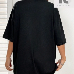 Essnce Harfli Grafik Düşük Omuz Tişört