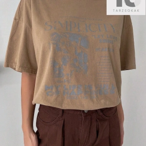 Essnce Kedi Desenli Damla Omuz Tişört