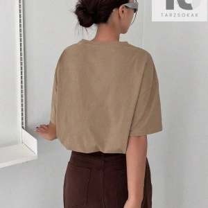 Essnce Kedi Desenli Damla Omuz Tişört