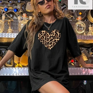 Essnce Leopar ve Kalp Desenli Düşük Omuz Oversize Tişört