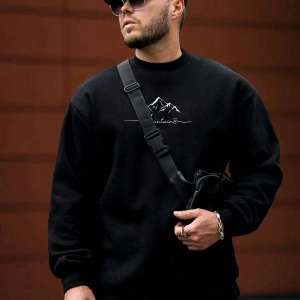 Extended Sizes Plus Letter Mountain Graphic Sweatshirt Siyah