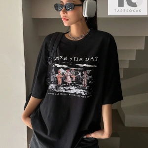 Figür & Slogan Grafikli Düşük Omuzlu Tişört