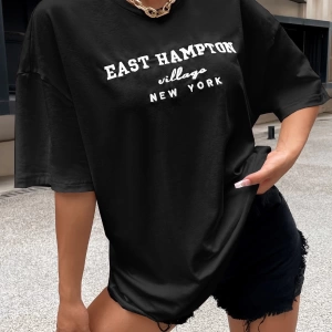 Flirla Düşük Omuzlu Harf Nakışlı Üst Grafik Tişörtler Kadın Üstleri