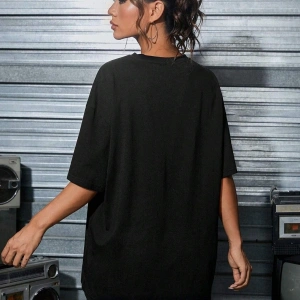 Göğüs Baskılı Oversize Kadın T-Shirt