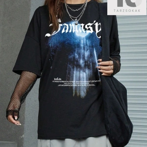 Goth Harfli Grafik Düşük Omuzlu Tişört