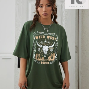 Goth Karikatür Grafik Düşük Omuz Tişört