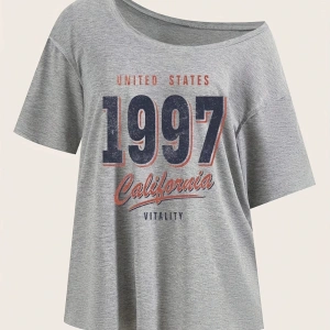 Gri Kadın Düşük Omuz Kayık Yaka 1997 Baskılı